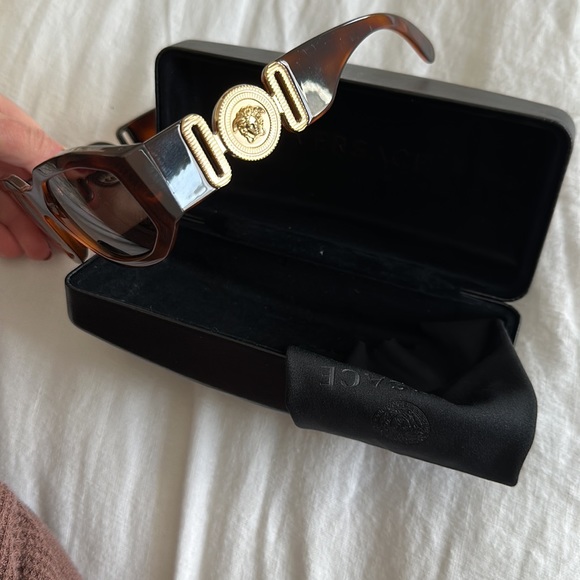 Versace Medusa Sunglasses - Picture 9 of 9